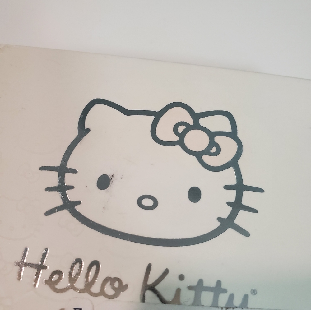 Hello Kitty 2011 Silver Compact Mirror RARE - Picture 2 of 15